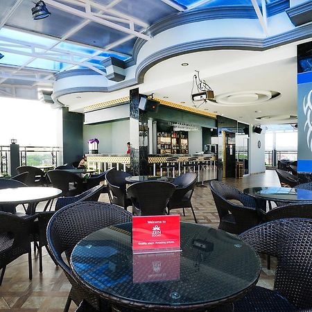 Cardinal Lucky Star Hotel Batam Bagian luar foto