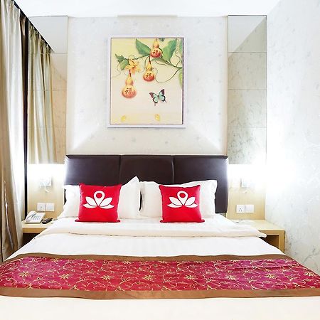 Cardinal Lucky Star Hotel Batam Bagian luar foto