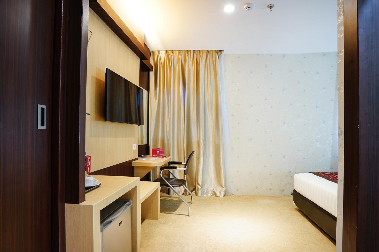 Cardinal Lucky Star Hotel Batam Bagian luar foto
