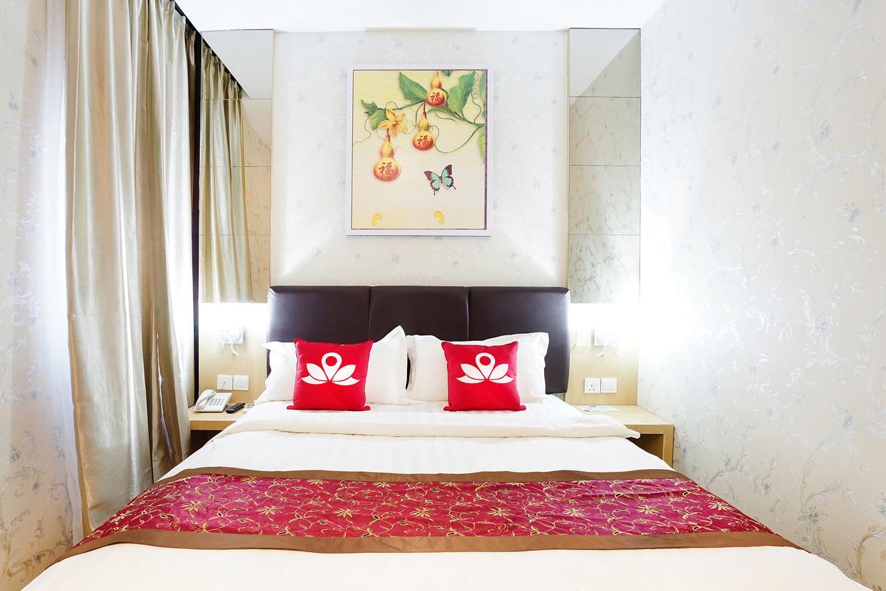 Cardinal Lucky Star Hotel Batam Bagian luar foto