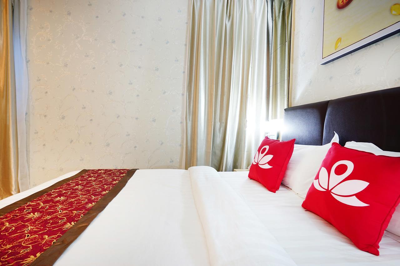 Cardinal Lucky Star Hotel Batam Bagian luar foto
