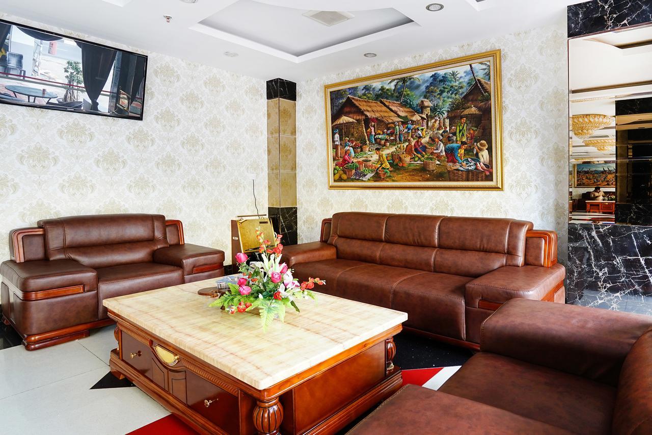 Cardinal Lucky Star Hotel Batam Bagian luar foto