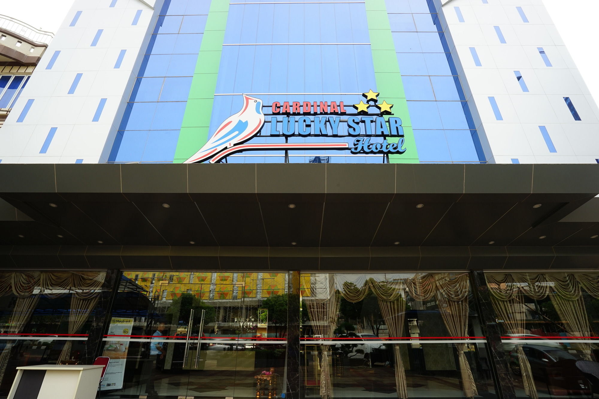 Cardinal Lucky Star Hotel Batam Bagian luar foto