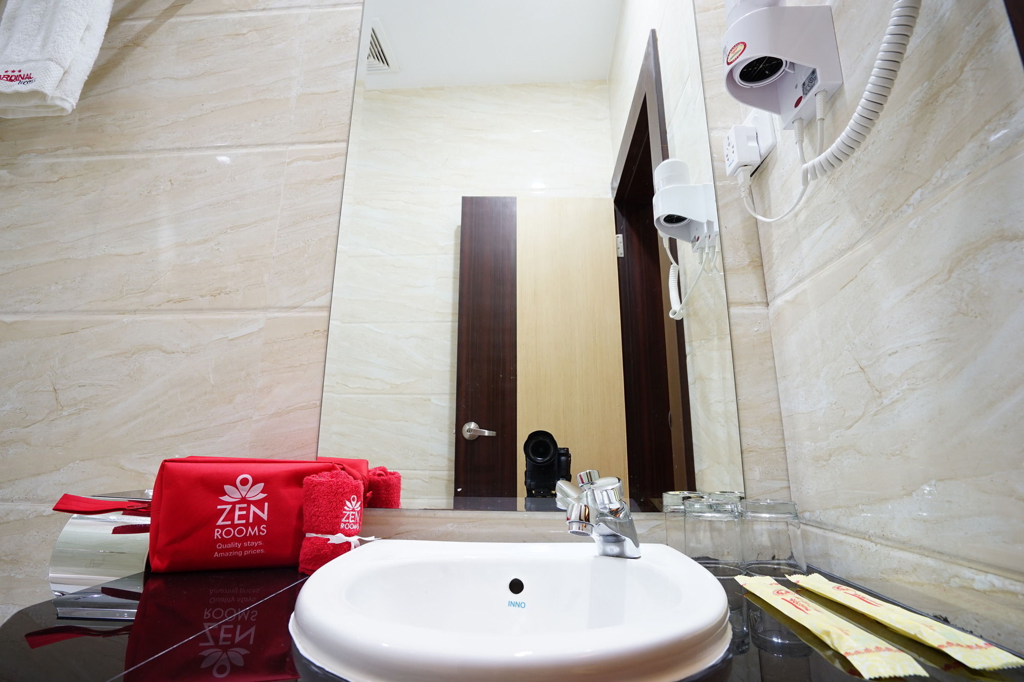 Cardinal Lucky Star Hotel Batam Bagian luar foto