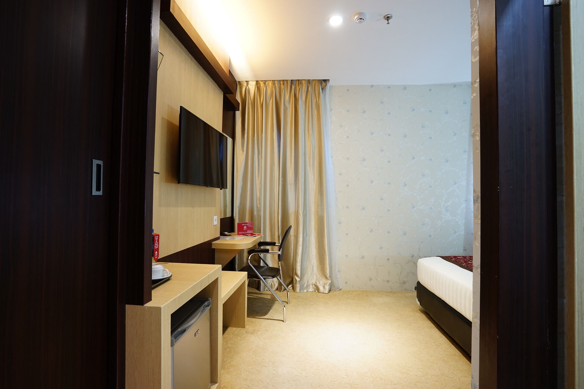 Cardinal Lucky Star Hotel Batam Bagian luar foto